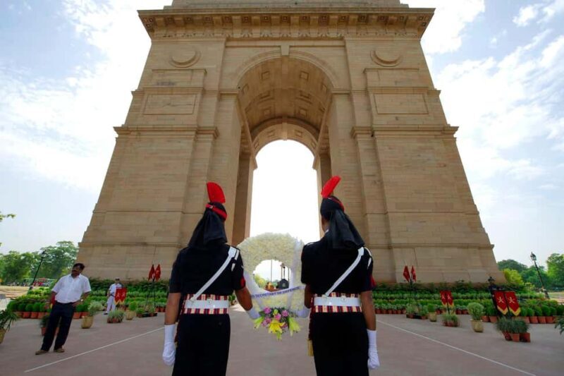 Delhi: India Gate & National War Memorial Walking Tour - Good To Know