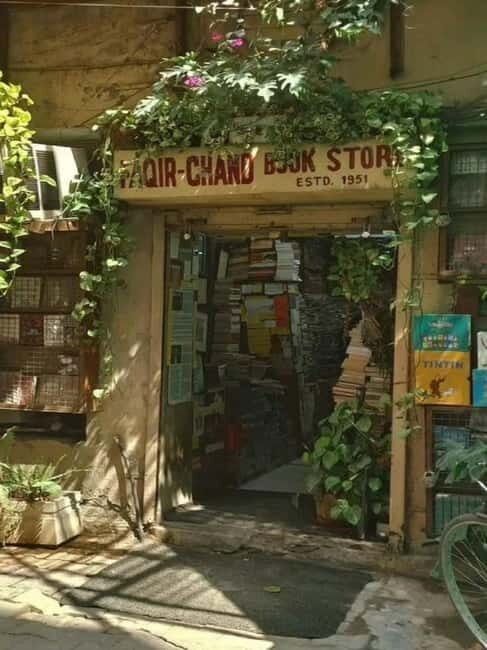 Delhi: Lodhi Street Art Tour with Khan Market & Food Tasting - Perfect for a Variety of Travelers