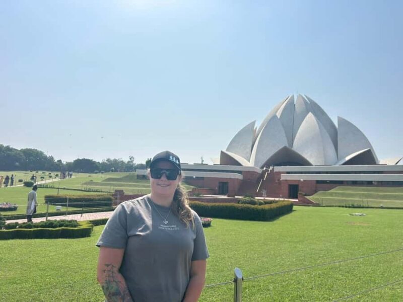 Delhi: Lotus Temple Walking Tour - The Itinerary in Detail: What to Expect