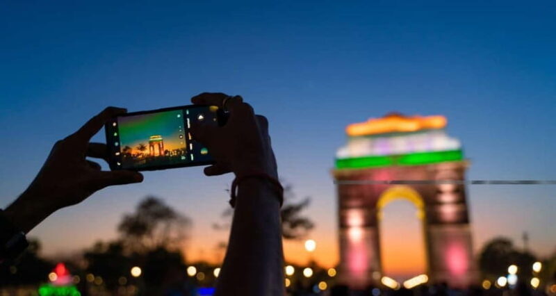 Delhi: Night Tour with Rickshaw Ride and Street Food - The Rickshaw Ride: A Fun, Local Perspective