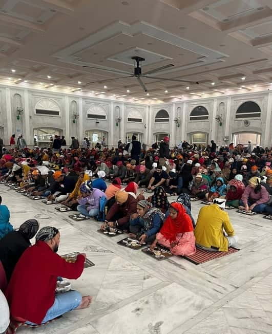 DELHI: Old And New Delhi Private Guided Tour With Entrances - Good To Know