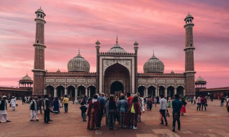 Delhi: Old and New Delhi Private Layover Tour - Visiting Iconic Landmarks: Humayun’s Tomb, Lotus Temple, and Qutub Minar