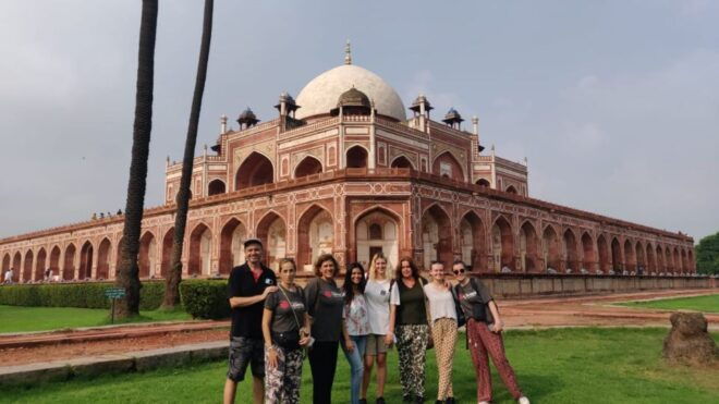 Delhi: Old and New Delhi Private Sightseeing Tour - Multilingual Tour Guide