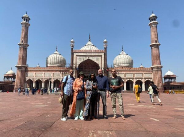 Delhi: Old and New Delhi Private Sightseeing Tour - Visit Iconic Religious Sites
