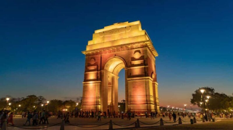 Delhi One-Day Sightseeing Tour: Forts, Temples & Bazaars - What to Expect: Practical Details