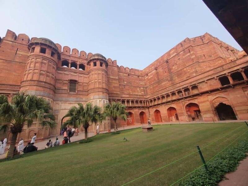 Delhi: Photography Taj Mahal Tour with Boat Ride & Transfers - Lunch: A Mughlai Feast in Style