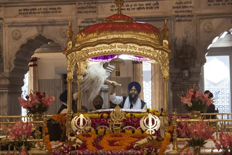 Delhi: Private 6-Hour Guided Spiritual Tour of Key Temples - Good To Know