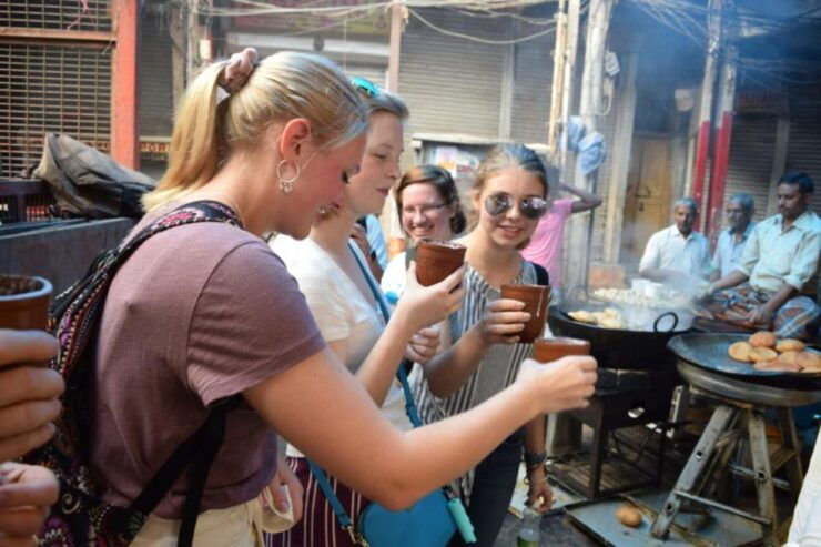 Delhi: Private Chandni Chowk, Food Tasting, & Tuk-Tuk Tour - Highlights