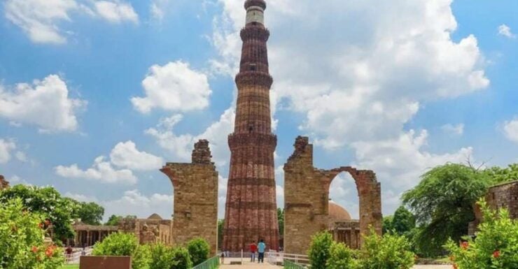 Delhi: Private Guided Sightseeing Tour of Old and New Delhi - Tour Details and Booking Information