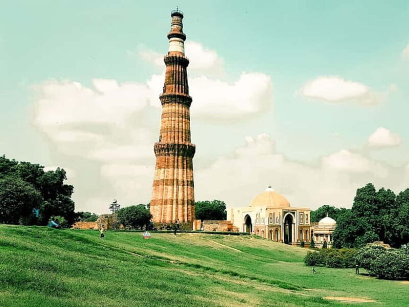 Delhi: Private Half-Day City Tour by Car with Water - An In-Depth Look at the Tour