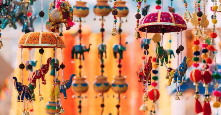 Delhi: Private Half-Day Guided Shopping Tour by Car - Good To Know