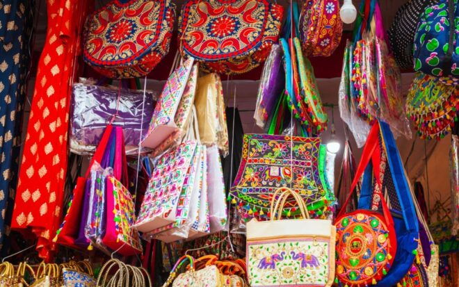 Delhi: Private Half-Day Guided Shopping Tour by Car - Customer Reviews and Ratings