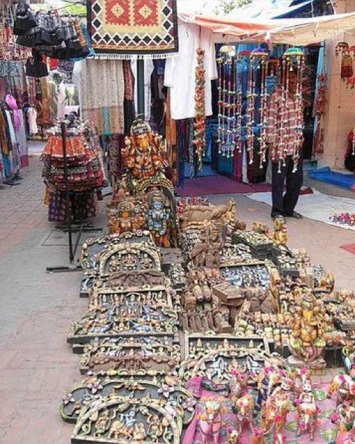 Delhi: Private Half-Day Guided Shopping Trip With Transfer - Experience