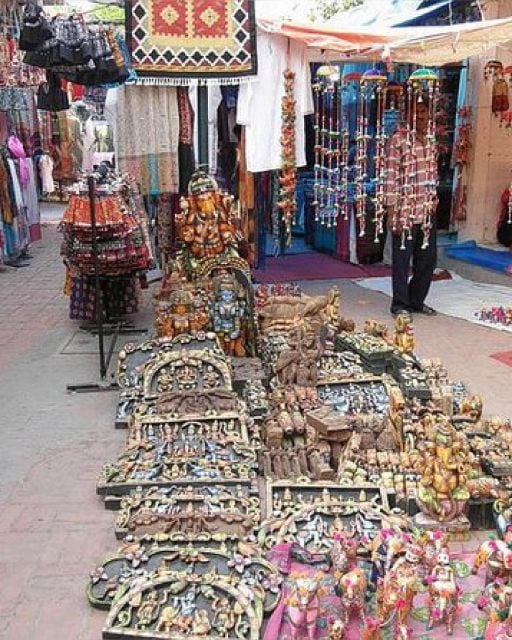 Delhi: Private Half-Day Guided Shopping Trip With Transfer - The Sum Up