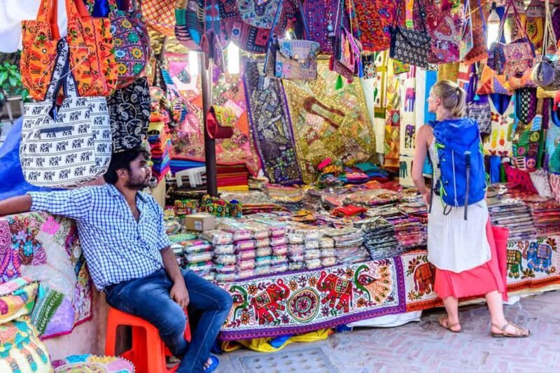 Delhi: Private Half-Day Shopping Tour with Male/Female Guide - Who Should Book This Tour?
