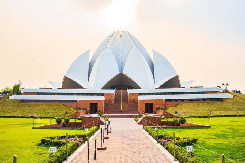 Delhi: Private Half-Day Tour of New Delhis Top Sights - In-Depth Look at the Tour Experience