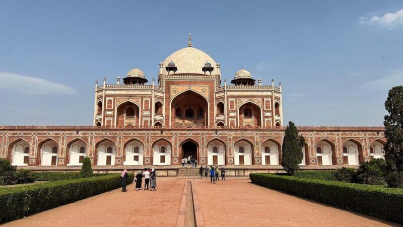 Delhi: Private Old and New Delhi Day Trip with Guide - The Sum Up