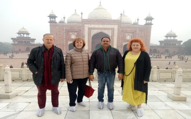 Delhi: Private Sunrise Taj Mahal & Agra Fort Tour By Car - Meeting Points