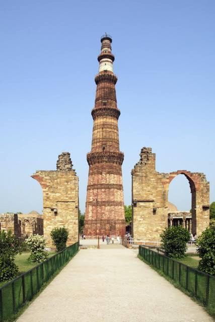 Delhi: Qutub Minar Entry Ticket & Guided Tour With Transfer - Experience Highlights