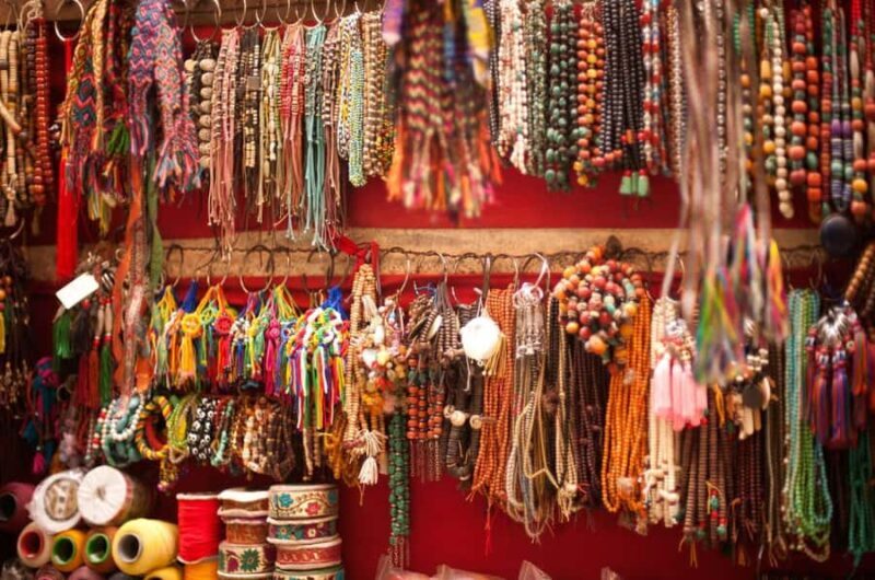 Delhi: Safe & Authentic Delhi Shopping Tour with her - FAQ