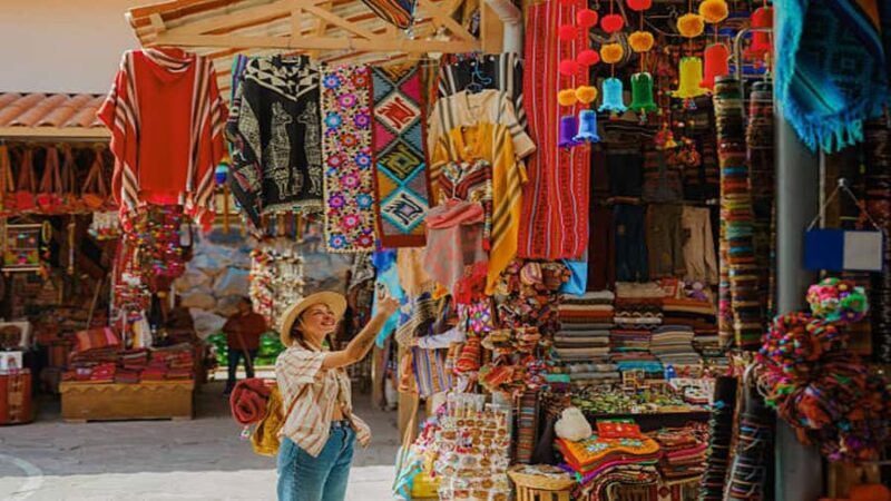 Delhi Shopping Tour: Navigate the Bazaars with a Local Pro - A Deep Dive into the Experience