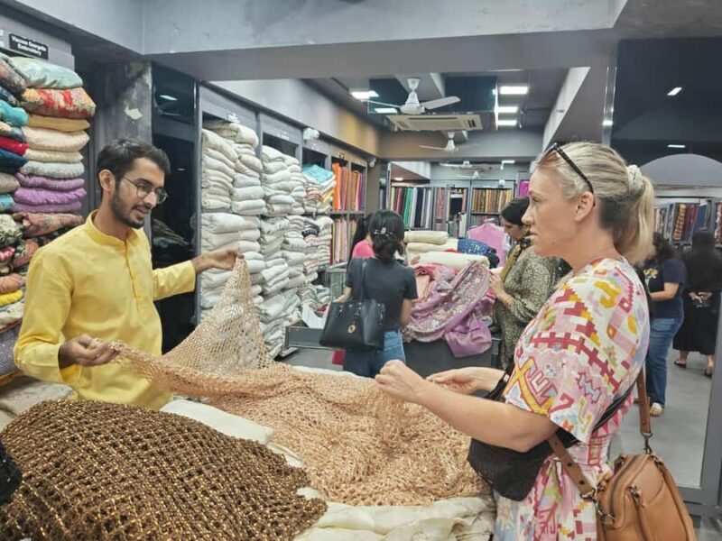 Delhi Shopping Tour with Female Guide & Local Markets - Why This Tour is a Great Choice for Your Delhi Visit