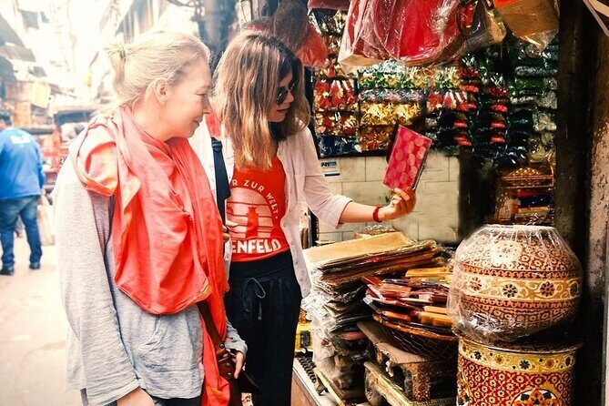 Delhi Shopping Tour with Female Shopping Expert - Discovering Delhi’s Markets with a Female Shopping Expert: An Honest Review