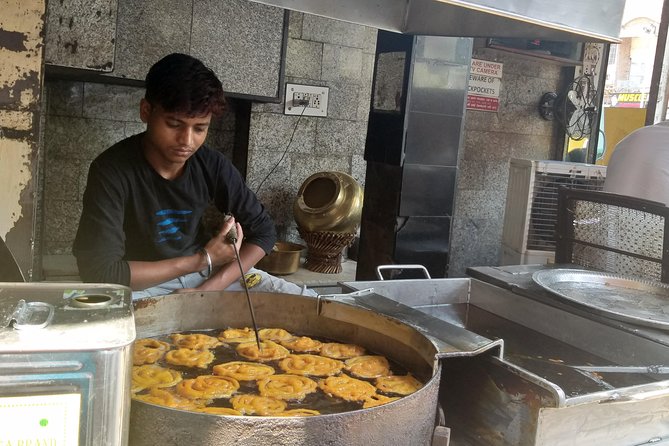 Delhi Shopping Tour With Private Guide & Transfers - What To Expect During the Tour