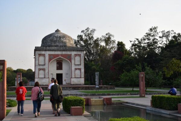 Delhi: Small Group Art, Culture & History Discovery Tour - Booking
