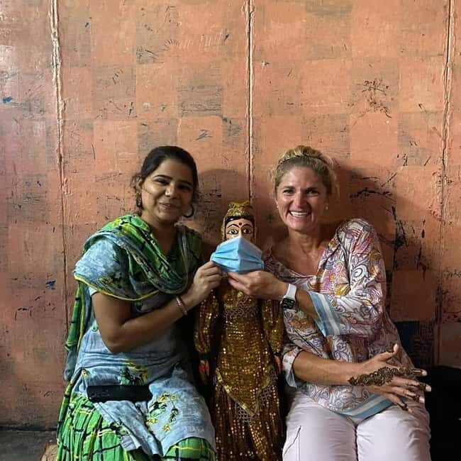 Delhi: Street Performers Walk Local Tour - Good To Know