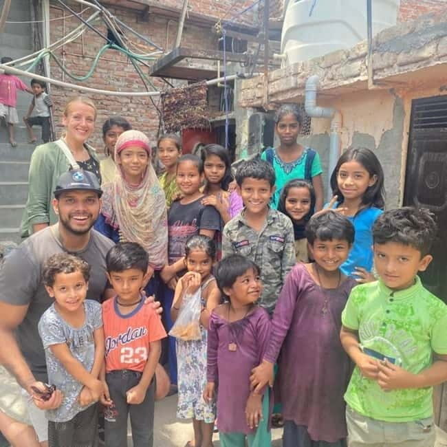 Delhi: Street Performers Walk Local Tour - Practical Tips for Tour Success