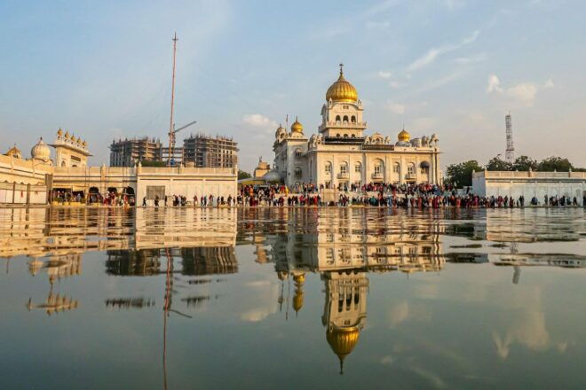 Delhi: Temples Tour With Car and Private Tour Guide - Important Information and Guidelines