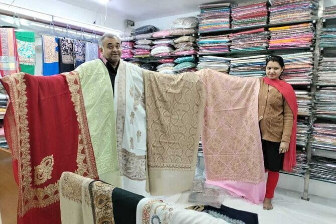 Delhi Textile & Handicraft Tour: Artisan Workshops Experience - The Experience of the Tour