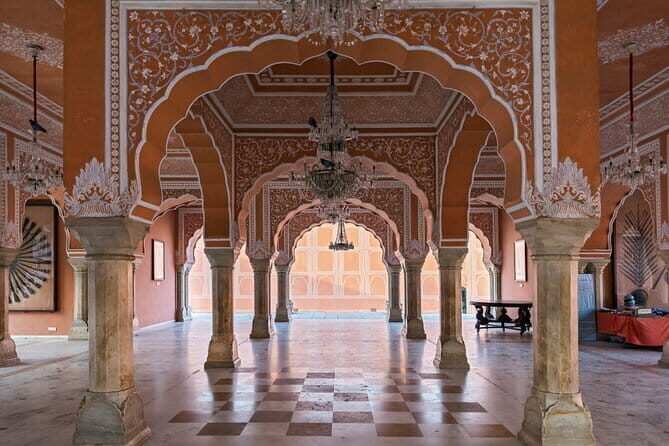 Delhi to Jaipur Pink City Tour with Government Approved Guide - Transportation and Overall Experience