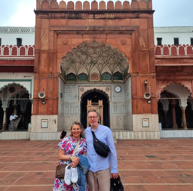 Delhi Unfiltered: Old and New Delhi Sightseeing Tour - Meeting Point