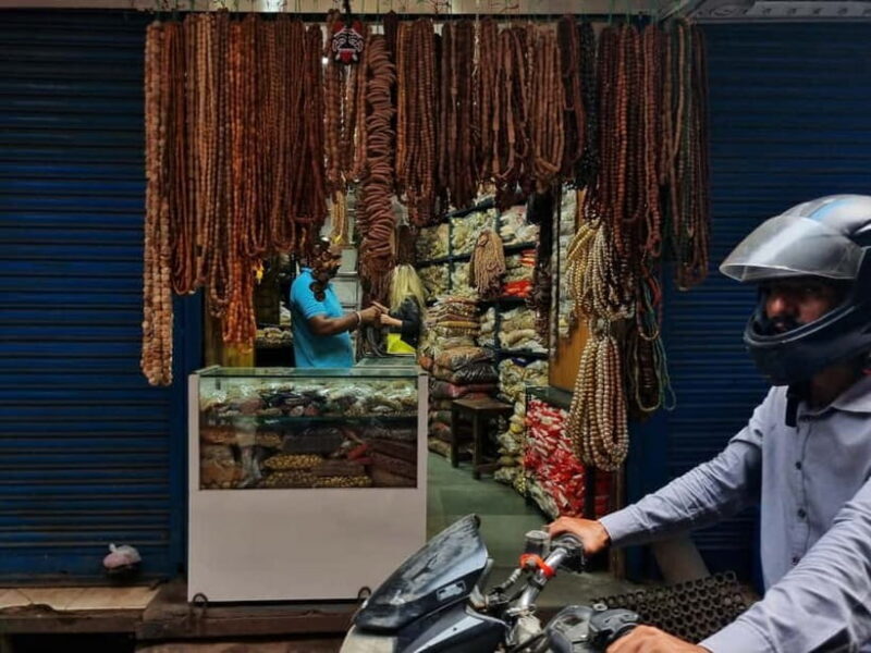 Delhi: Vegetarian Street Food Walking Tour - Transportation and Group Size