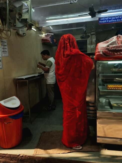 Delhi: Vegetarian Street Food Walking Tour - A Deep Dive into the Vegetarian Street Food Experience