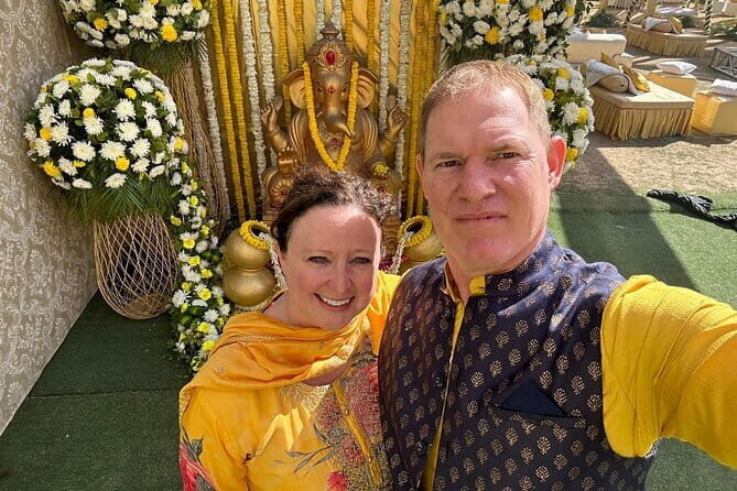 Delhi : Wedding Shopping Tour with Female Guide - Tour Breakdown: What to Expect at Each Stop