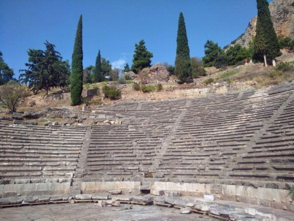 Delphi: Audio Guided Tour of the Sites in French or English - The Sum Up