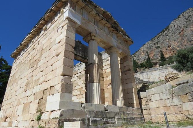 Delphi English Guided Tour With Transportation - Traveler Tips