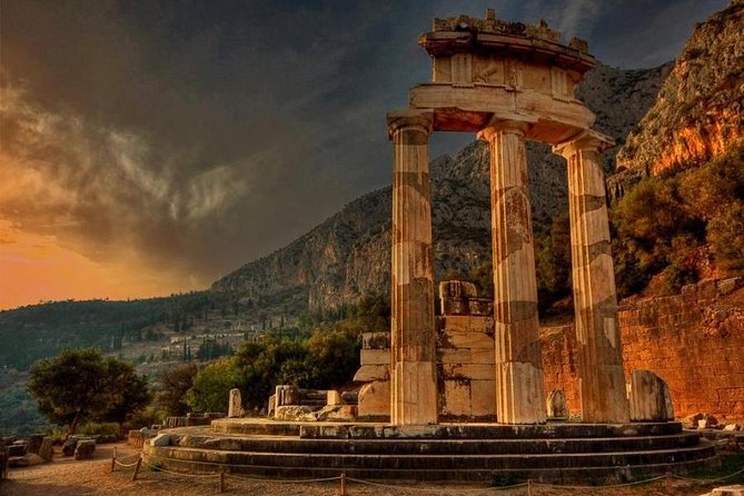 Delphi Full Tour , Hosios Loukas Monastery and Arachova Village Private Tour - Importance of Delphi in Ancient Greece