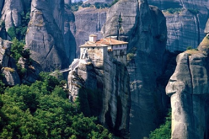Delphi, Meteora Monasteries & Thermopylae Two (2) Days Private Tour - Accommodation