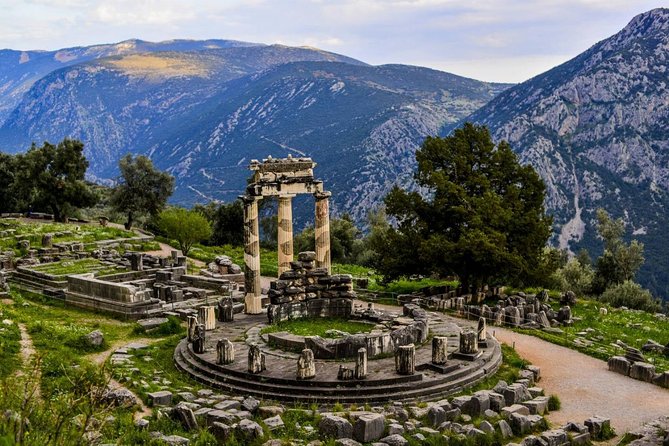 DELPHI Navel Of Earth & Hosios Loukas Full Day Private Tour 8 HH - Private Tour to Delphi and Arachova Village