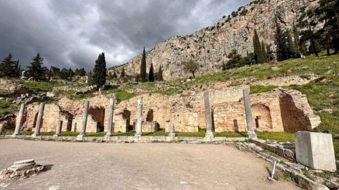 Delphi Navel Of Earth Hosios Loukas Full Day Private Tour - Mount Parnassus & Delphi