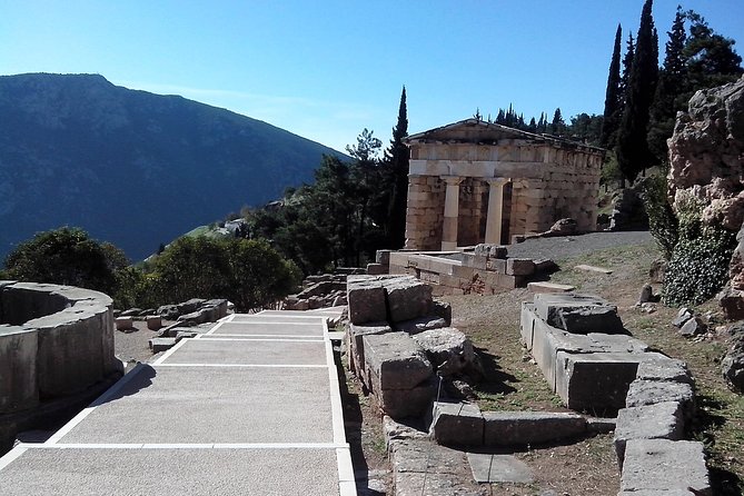 DELPHI Private Day Tour PLUS Hiking, BIking or Olive Tasting - Logistics and Accessibility