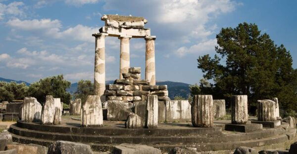 Delphi Private Tour & Free Audio Tour (by Mercedes or Tesla) - Explore Delphis Archaeological Treasures
