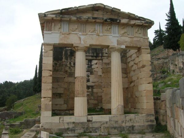 Delphi Private Tour & Free Audio Tour (by Mercedes or Tesla) - Additional Information and Booking Details