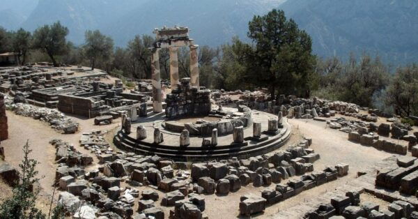 Delphi Private Tour & Free Audio Tour (by Mercedes or Tesla) - Common Questions