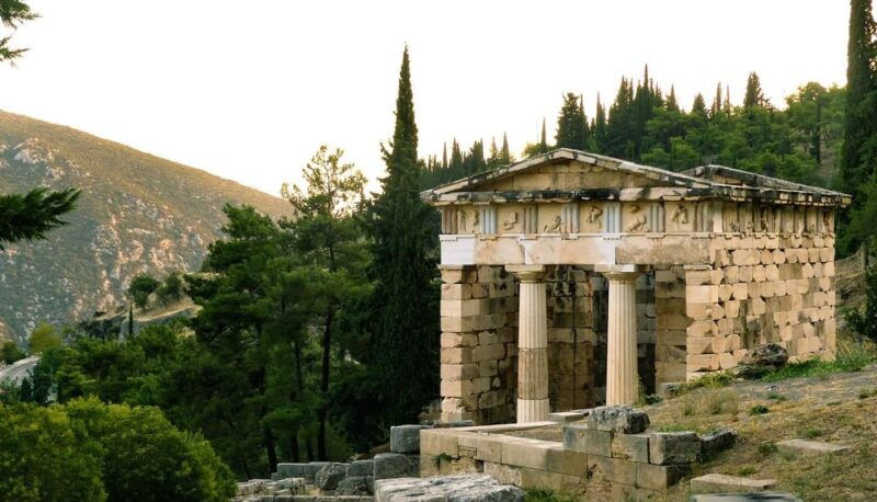 Delphi Skip-The-Line Private Tour - Expert Guide & Admission - The Itinerary: A Step-by-Step Breakdown
