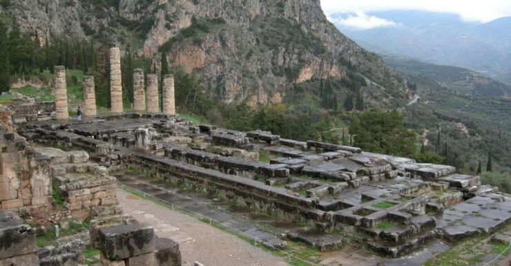 Delphi: Spanish Guided One Day Tour - Booking Information